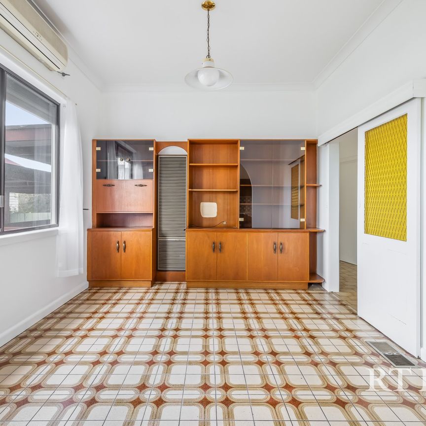 Thinking of selling? Contact our agent - Photo 1