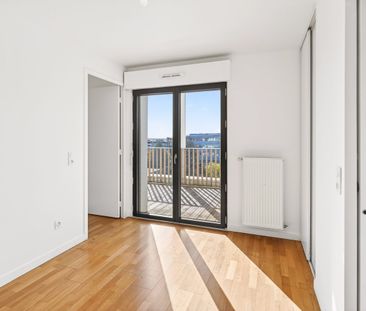 APPARTEMENT – 3 PIECES – 55.69 M² AVEC TERRASSE DE 63 M² – - Photo 5