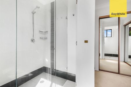 Rare gem in Wentworthville's prestigious 'Dorothy Mount' locale - Photo 5