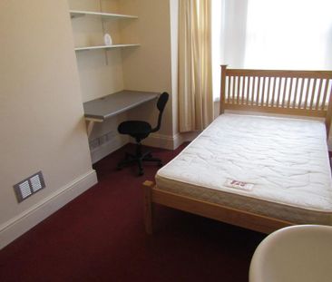 6 bedroom terraced house to rent - Photo 2