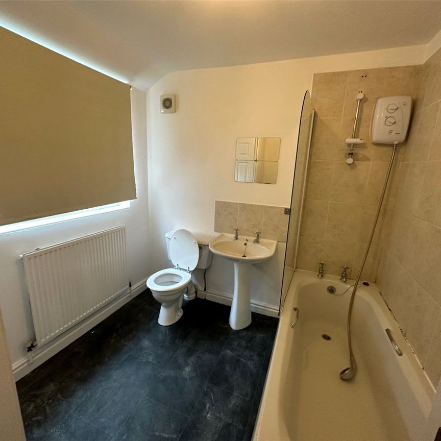 Lime Grove, Newark, Nottinghamshire, NG24 - Photo 1