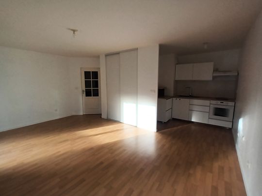 Location Appartement 2 pièces 45m² LA GUERCHE DE BRETAGNE 35130 - Photo 1