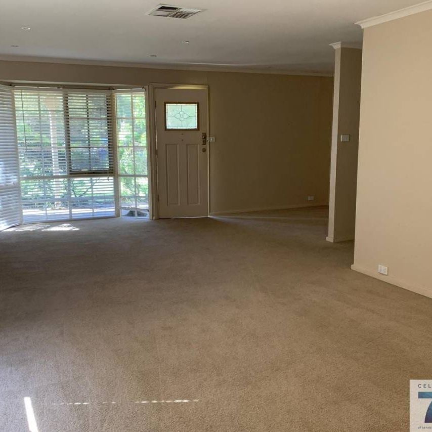 QUAINT FAMILY HOME - Photo 1