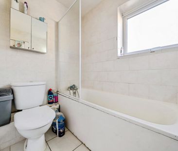 Flat to rent - Kempton Close, Erith, DA8 - Photo 4