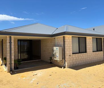 Attractive 4x2 home in whisper quiet location! - Photo 4