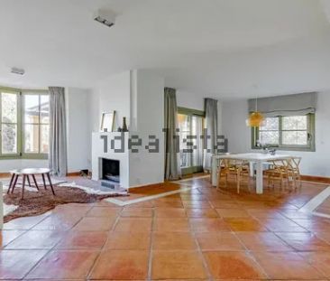 Alquiler de chalet adosado en Calle Guadaíra - Photo 1