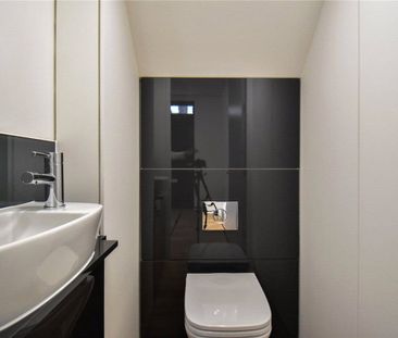 Well presented 3 bedroom semi-detached house situated within the gr... - Photo 5