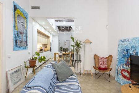Apartamento Moderno de 2 Dormitorios, 99 m², Totalmente Amueblado en el Barrio Gótico - Photo 2