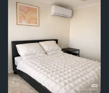 Fully Furnished Home | Water & Internet Included | Air Conditioning - Photo 2