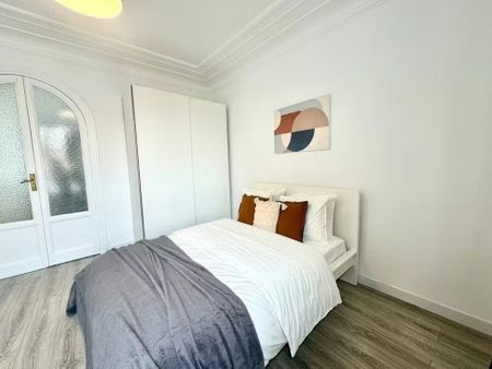 Plaza de Santa Bárbara, Madrid, Community of Madrid 28004 - Foto 3