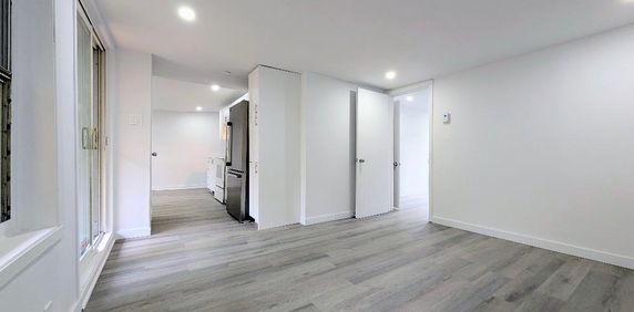 **Renovated 4 1/2, TOP Floor, Large Balcony-The Village/Downtown, Metro Papineau** - Photo 2