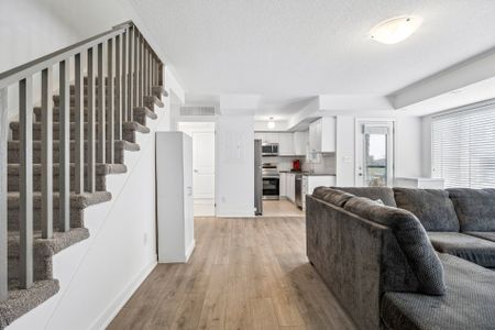 For Lease - 117 Appletree Lane, Barrie, Ontario - Photo 3