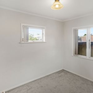 3 bedroom home in Manurewa! - Photo 2