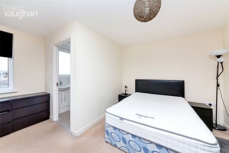 3 bedroom apartment to rent - Photo 2