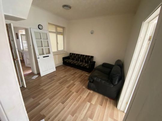 3 bedroom terraced house to rent - Photo 1