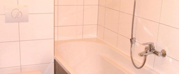 Schöne 2 Zimmerwonung mit Balkon in ruhiger Lage zu vermieten! - Foto 1