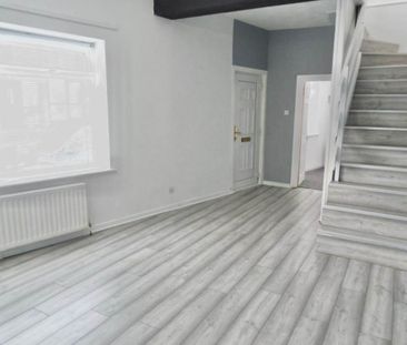 3 bedroom end of terrace house to rent - Photo 5