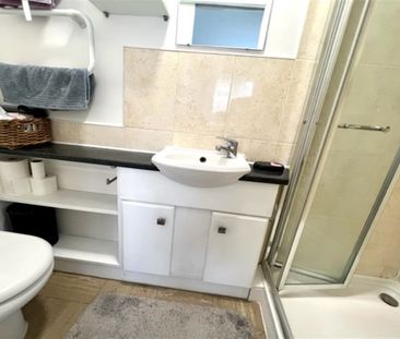 Leigh Court, SO17 - Photo 5