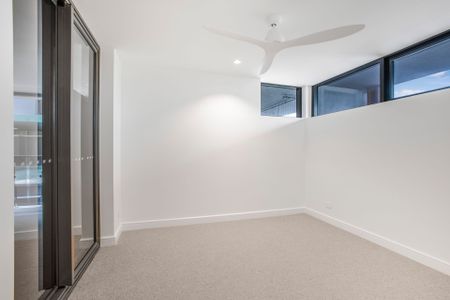 Near New Apartment with Uninterrupted Ocean Glimpses!! - Photo 2