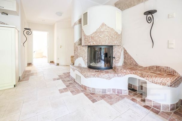 Etwas ganz besonderes... Repräsentative, teilmöblierte Terrassenwohnung in mediterranem Anwesen! - Photo 1