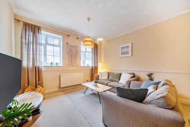 Meadrow, Godalming, Surrey, GU7 - Photo 1