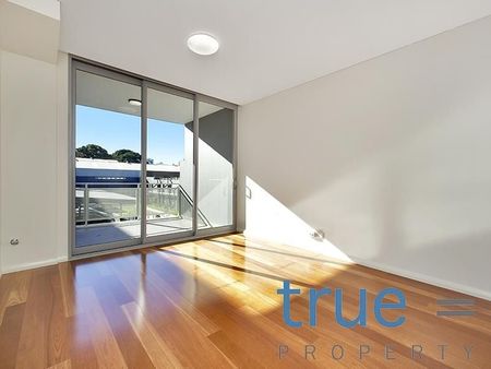 STUNNING SPLIT- LEVEL DUAL ASPECT EXECUTIVE APARTMENT - Photo 4