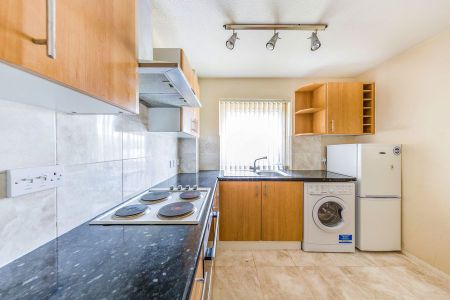 3 bedroom apartment to rent - Photo 5