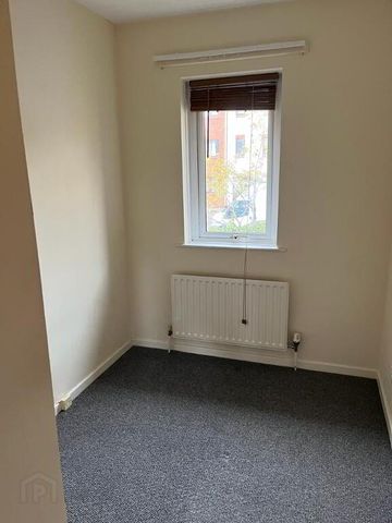 Upper Malone Crescent, Belfast, BT9 6PR - Photo 4