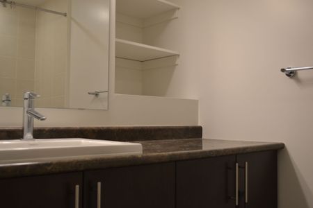 For Lease - 241 Overberg Way, Kanata, Ontario - Photo 3