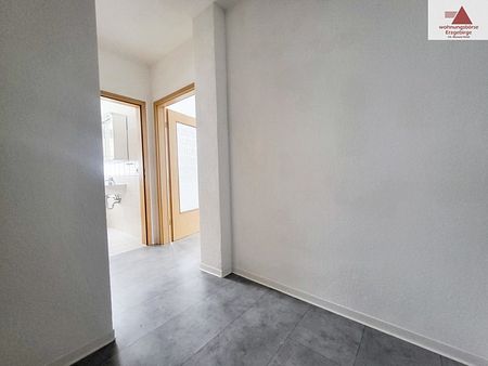 Modern renovierte 2-Raum-Wohnung in Gornsdorf! - Photo 4