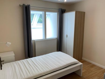 1 bedroom in a house share to rent - Photo 3