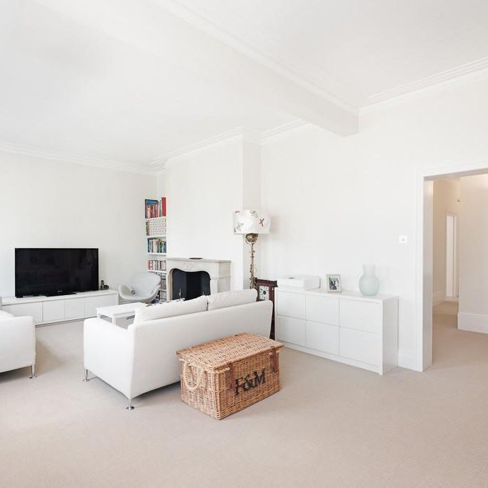 3 bedroom flat to rent - Photo 1