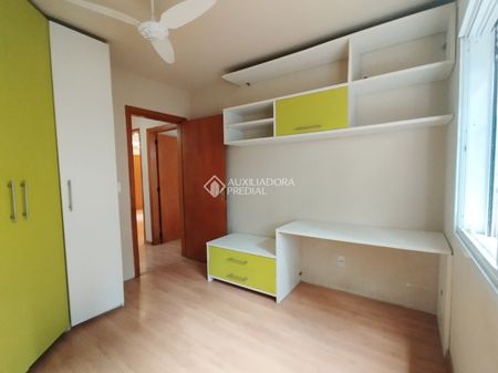 Apartamento com 2 quartos e 53m² para alugar em Passo da Areia, Porto Alegre. - Photo 2