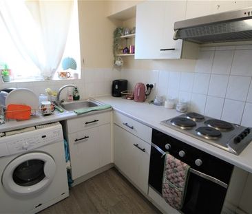 Westminster Court, Whitehall Close, Colchester - Photo 3