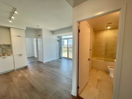 For Lease - 38 Honeycrisp Crescent Unit# 1910, Vaughan, Ontario - Photo 2