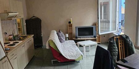 Appartement te huur in Charleroi voor € 690 met 1 slaapkamer - Foto 2
