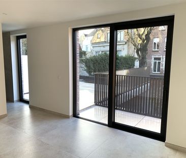 Volledig vernieuwd appartement te huur - Foto 1