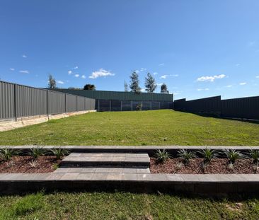 Modern Brand-New Family Home in Watagan Park Estate - Photo 4