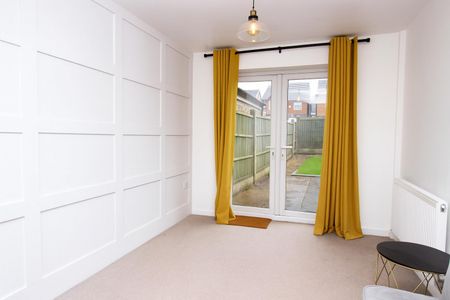 3 bedroom House To Let - Photo 2