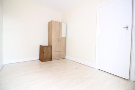 Lea Road, Southall - Photo 3