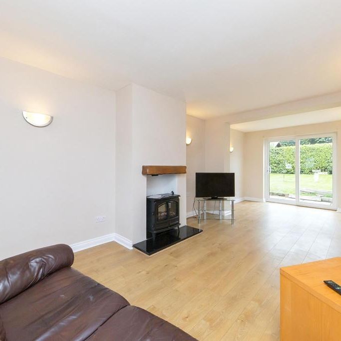3 bedroom semi-detached house to rent - Photo 1
