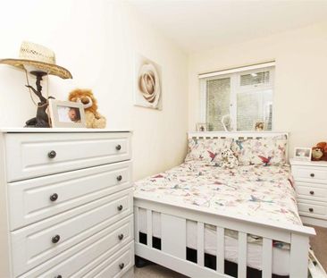 3 bedroom house - end terrace - Photo 4