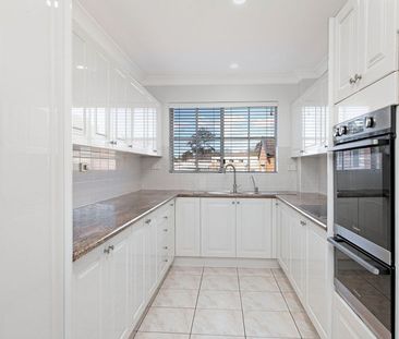 RARE OPPORTUNITY – 3-BEDROOM UNIT IN PRIME POSITION - Photo 5
