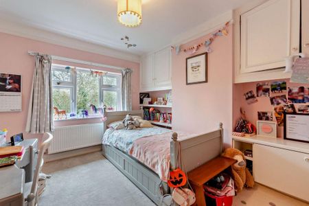 4 bedroom detached house to rent - Photo 5