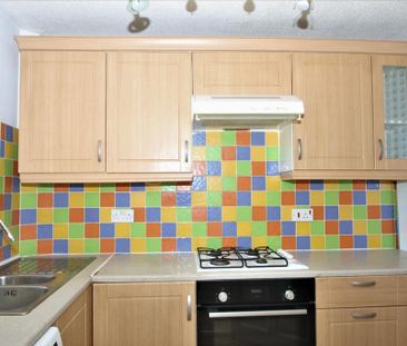 2 bedroom end of terrace house to rent - Photo 6