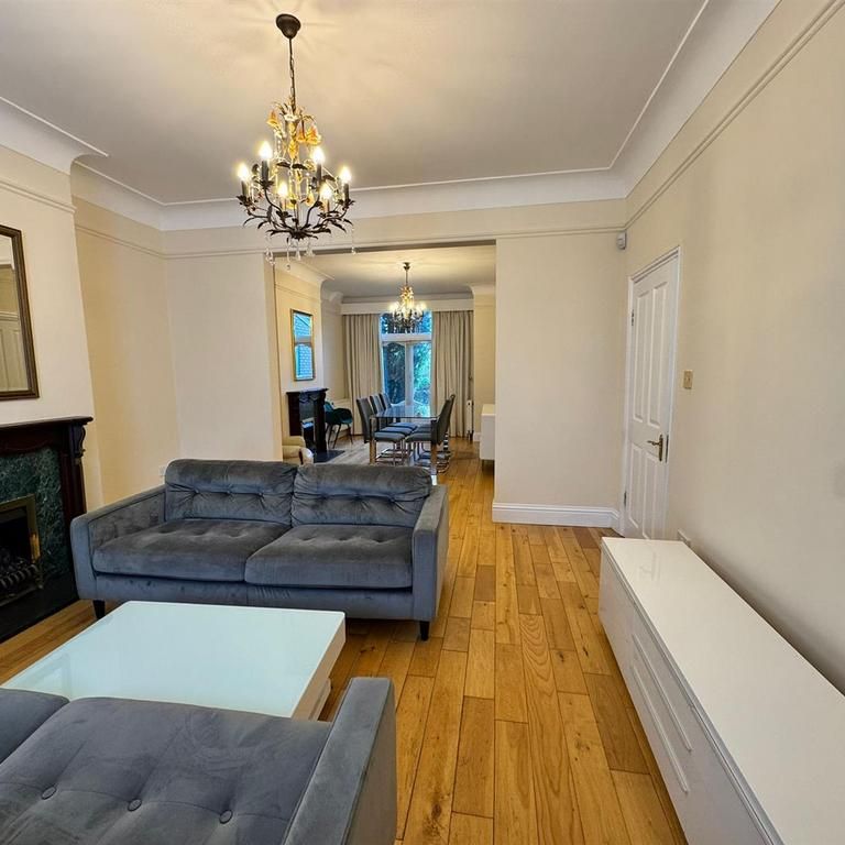 4 bedroom semi-detached house to rent - Photo 1