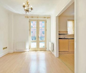 A 3 Bedroom House in Chelsea Square GL50 3RG - Photo 5