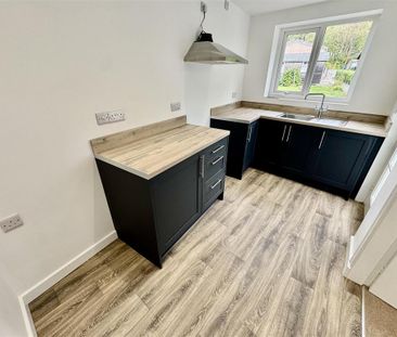 2 bedroom terraced house to rent - Photo 4