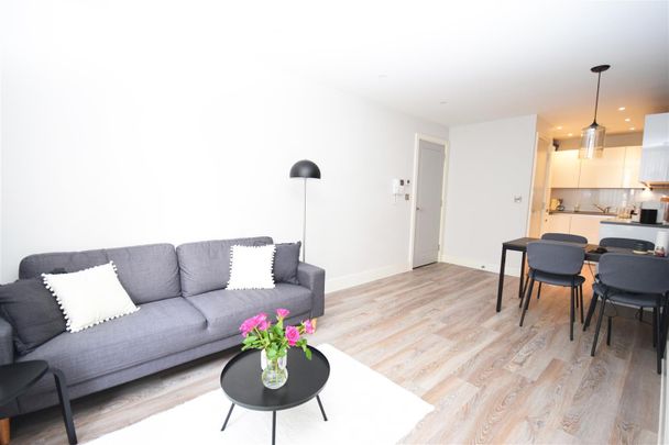 211-217 Lower Richmond Road, Richmond, Surrey, TW9 - Photo 1