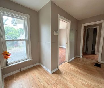 $1,749 / 3 br / 1 ba / 82 1/2 Grey st - Photo 3